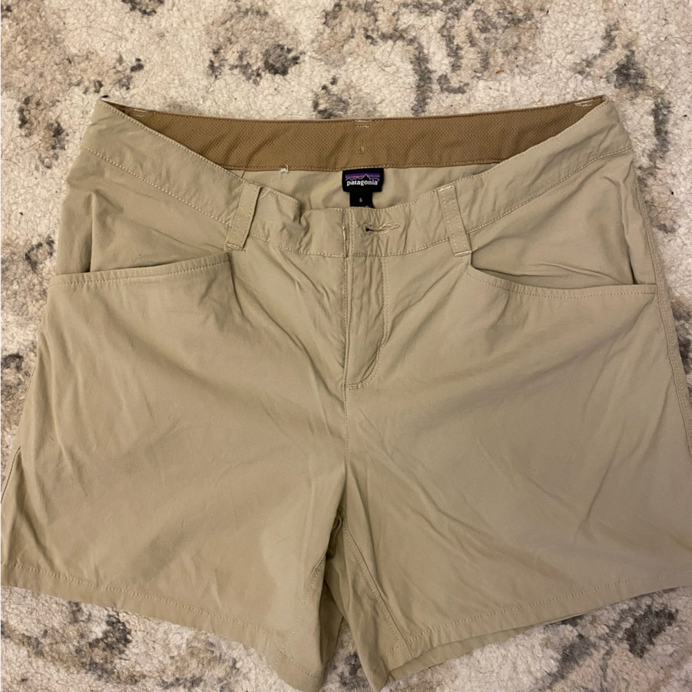 Patagonia Waterproof Khaki Colored Shorts Size 6